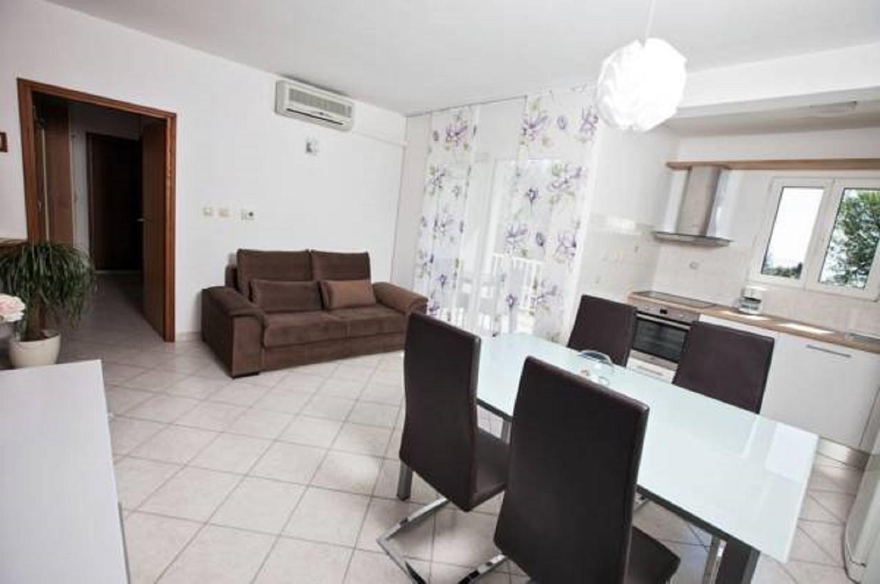 Apartment Green Oasis Split Exterior foto